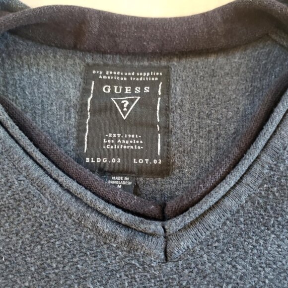 Guess V Neck Mens (although could be unisex) sweater size M-great condition! - Picture 7 of 7